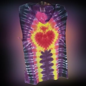 Handmade heart centered V-neck tie-dyed shirt